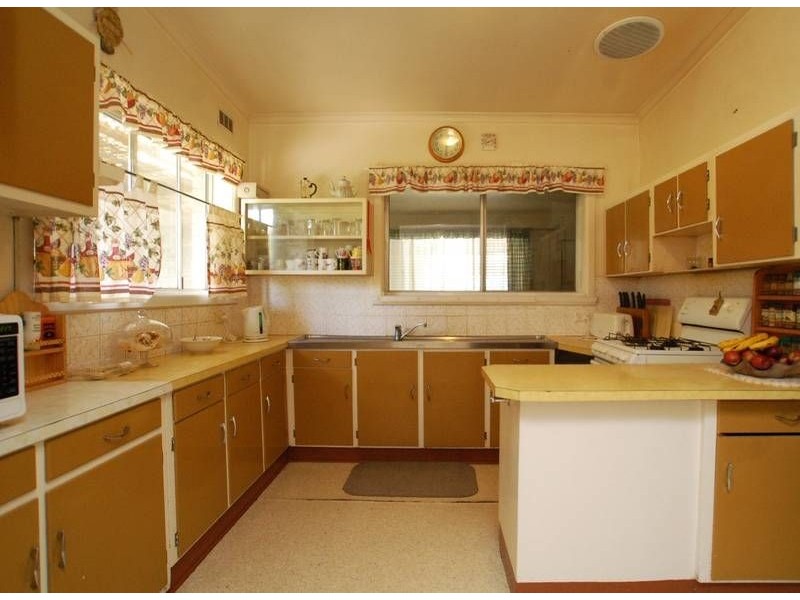 16 Apsley Street, Glenroy VIC 3046