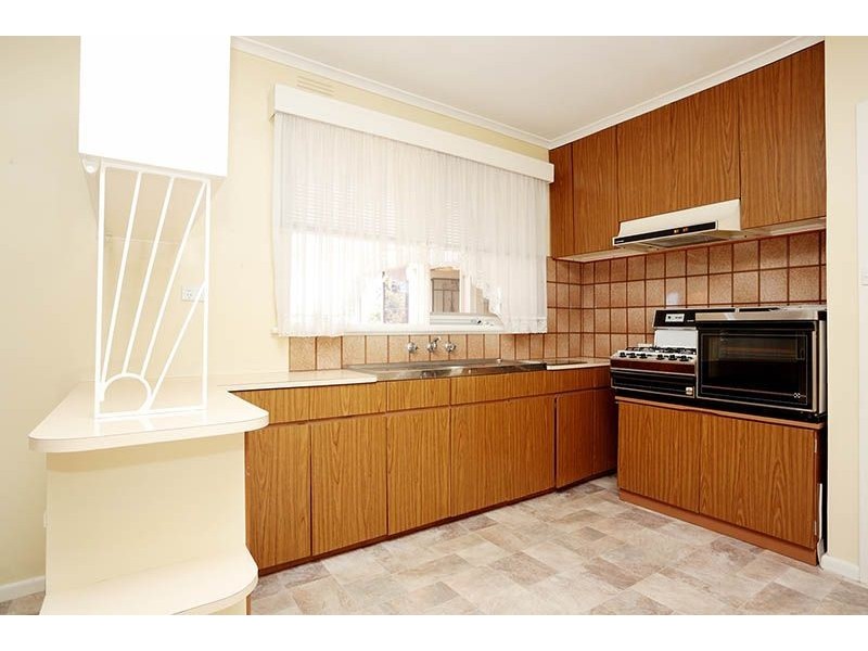 33 Anselm Grove, Glenroy VIC 3046