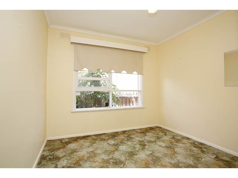 33 Anselm Grove, Glenroy VIC 3046