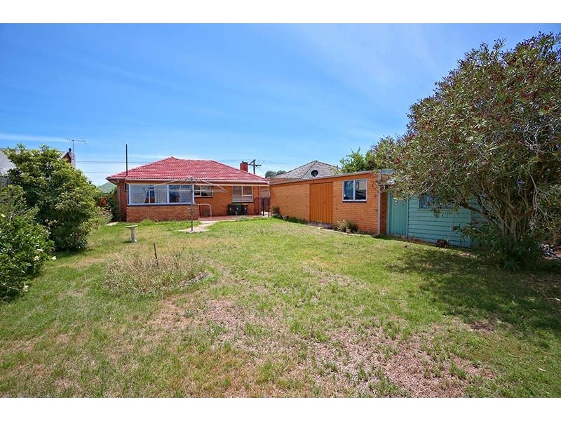 33 Anselm Grove, Glenroy VIC 3046