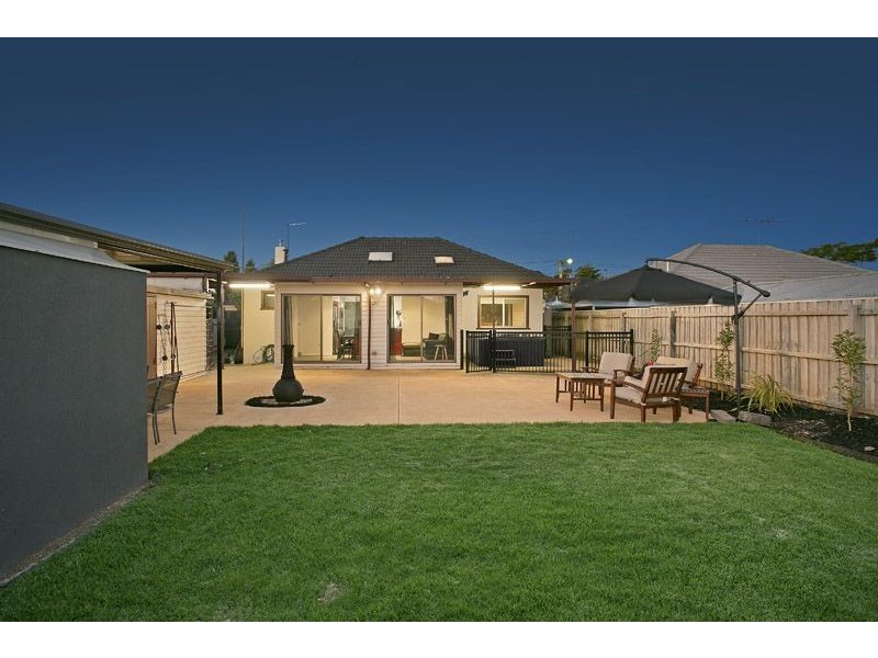 11 Battersea Street, Hadfield VIC 3046