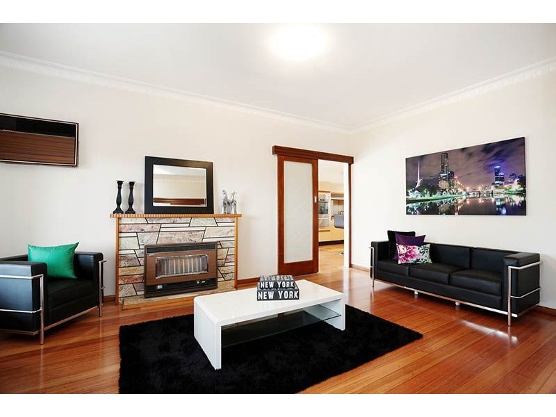 102 Outlook Drive, Glenroy VIC 3046