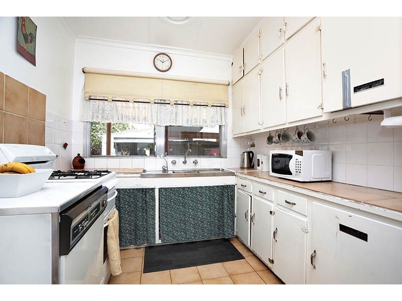 11 Romsey Crescent, Dallas VIC 3047