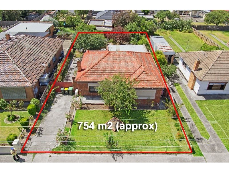 10 Cosmos Street, Glenroy VIC 3046