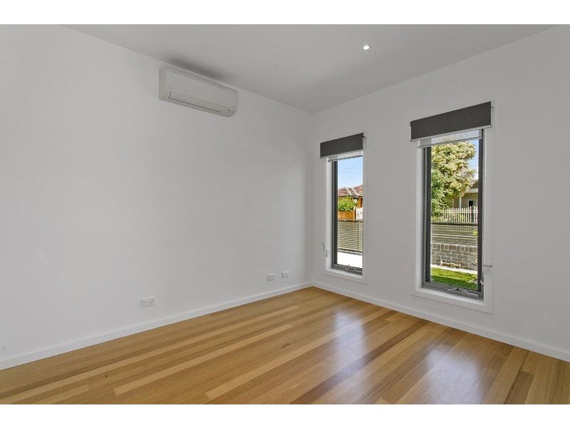 15 John Street, Seddon VIC 3011