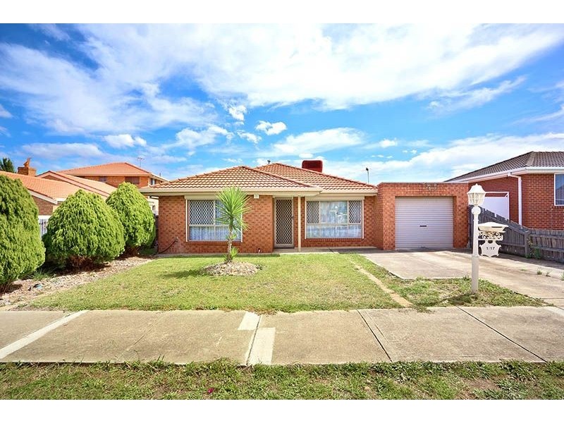 1/17 Gunbower Crescent, Meadow Heights VIC 3048