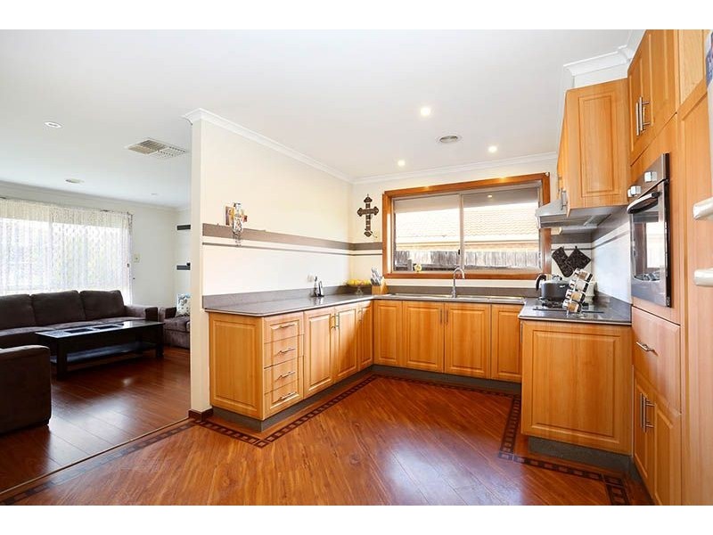 1/17 Gunbower Crescent, Meadow Heights VIC 3048