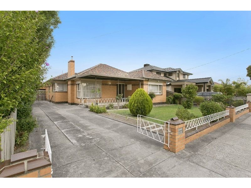 24 Halsbury Street, Hadfield VIC 3046