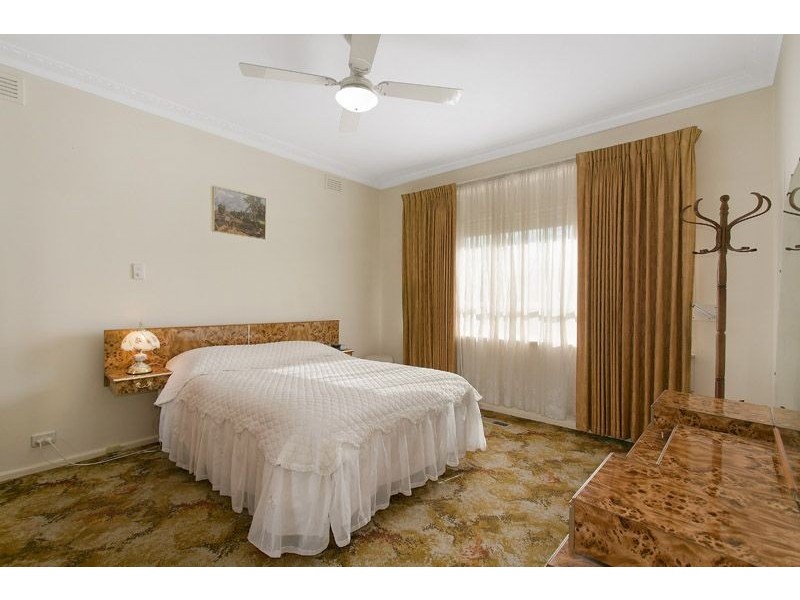 24 Halsbury Street, Hadfield VIC 3046