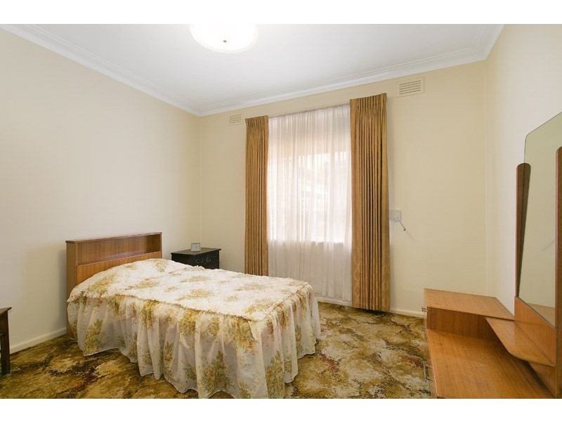 24 Halsbury Street, Hadfield VIC 3046