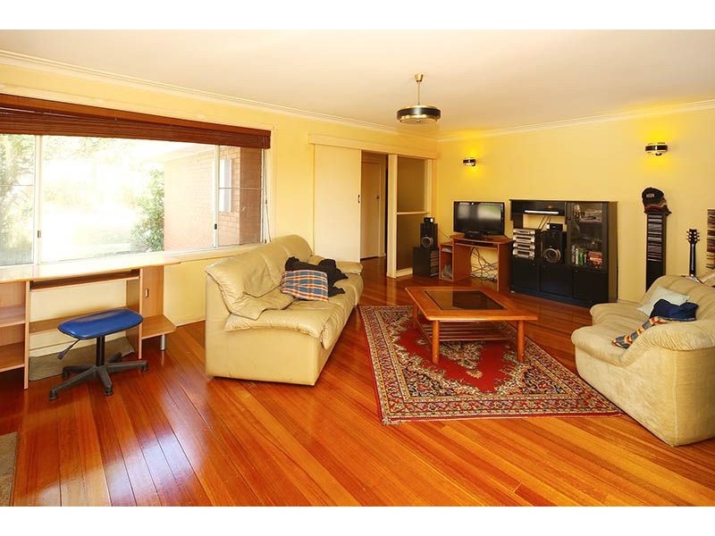 46 Valley Crescent, Glenroy VIC 3046