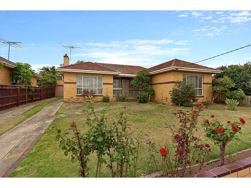 100 Snell Grove, Oak Park VIC 3046