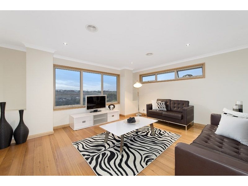 91 Outlook Drive, Glenroy VIC 3046