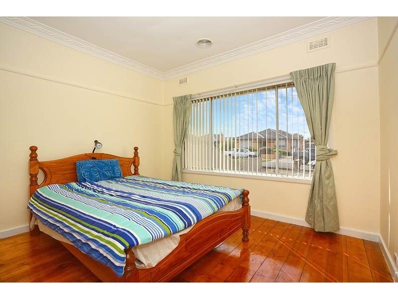 23 Leonard Avenue, Glenroy VIC 3046