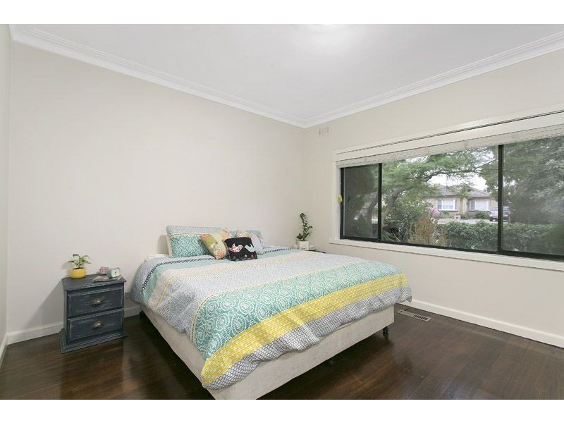17 Glenroy Road, Glenroy VIC 3046