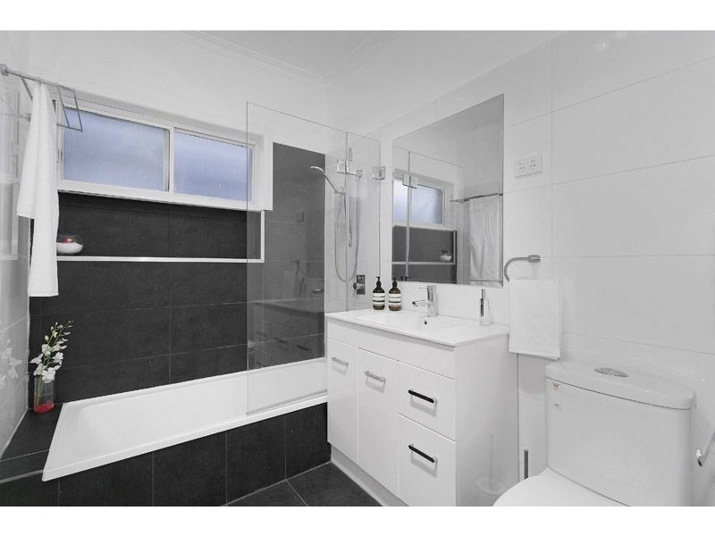 17 Glenroy Road, Glenroy VIC 3046
