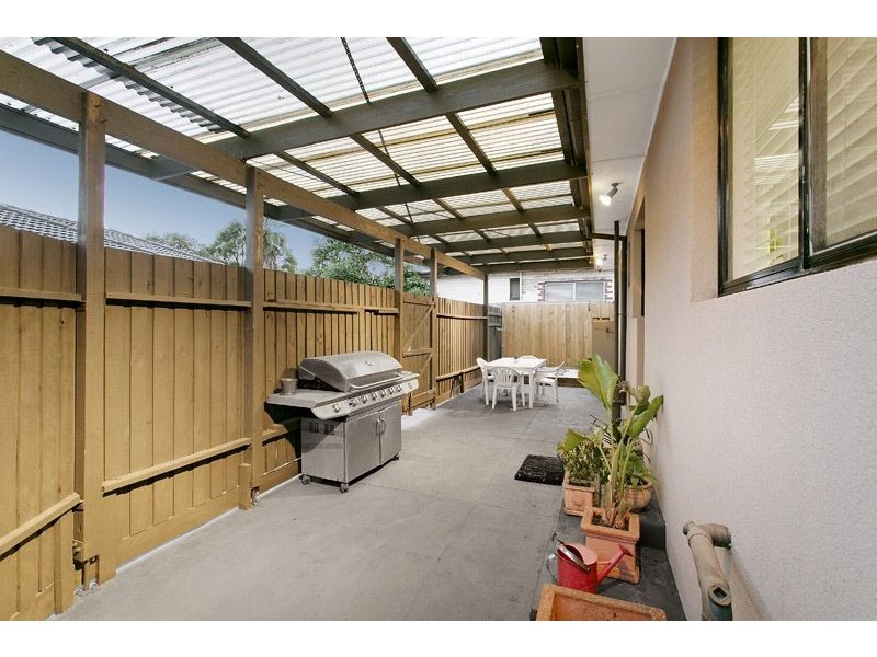 17 Glenroy Road, Glenroy VIC 3046