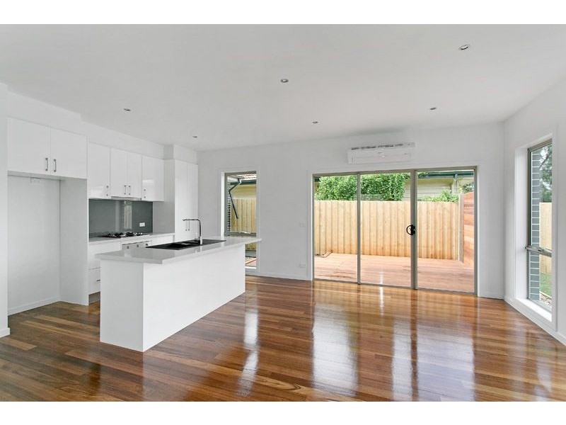 2/108 View Street, Glenroy VIC 3046