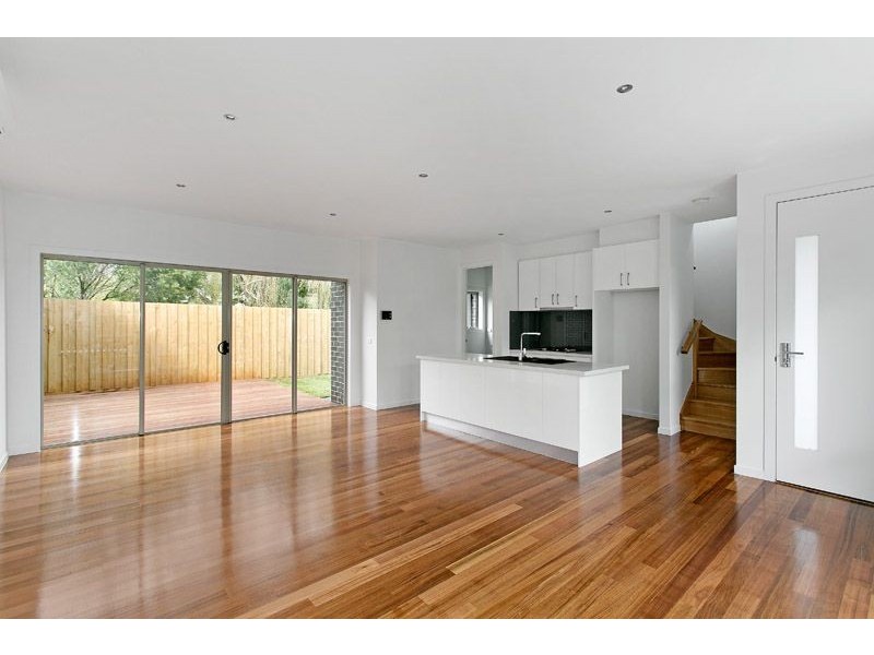 2/108 View Street, Glenroy VIC 3046