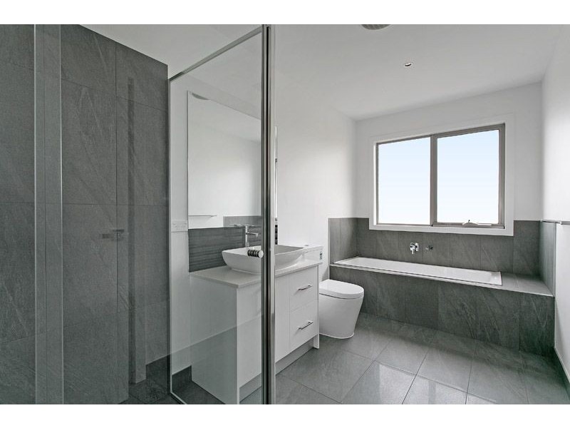 2/108 View Street, Glenroy VIC 3046