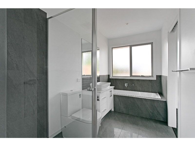 2/108 View Street, Glenroy VIC 3046