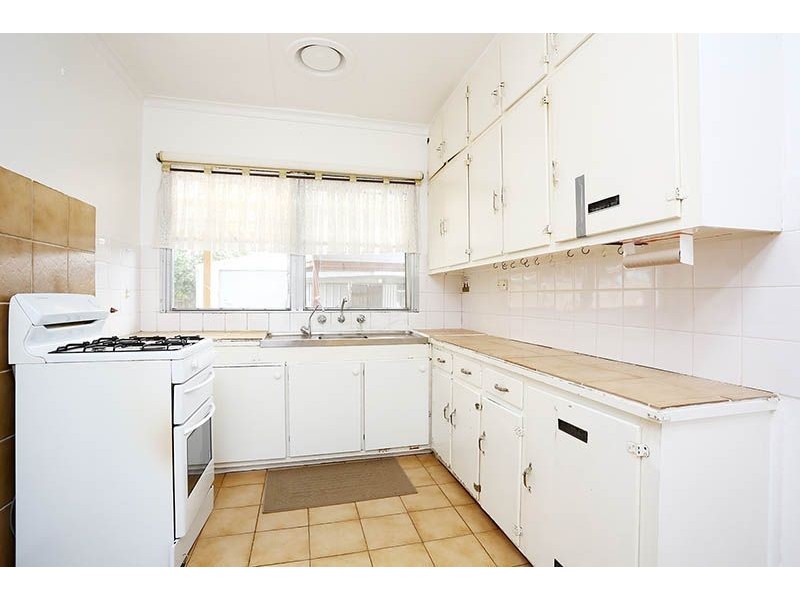 11 Romsey Crescent, Dallas VIC 3047