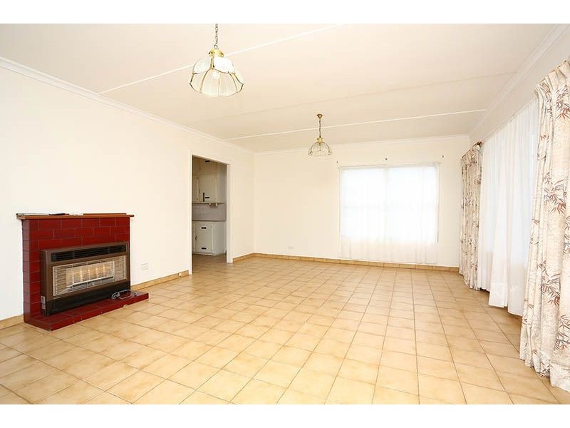 11 Romsey Crescent, Dallas VIC 3047