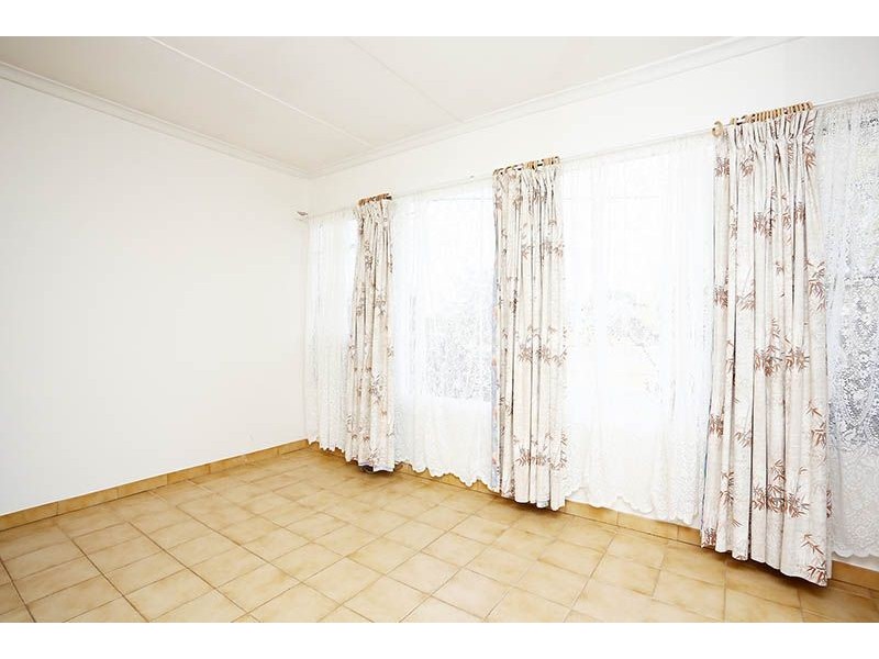 11 Romsey Crescent, Dallas VIC 3047