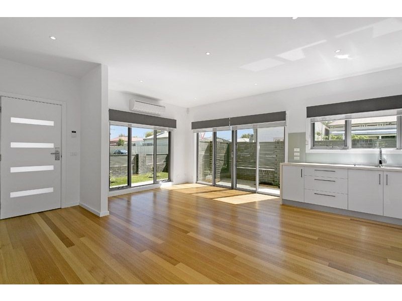 15 John Street, Seddon VIC 3011