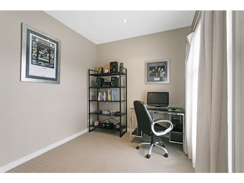 1/10 Leonard Avenue, Glenroy VIC 3046