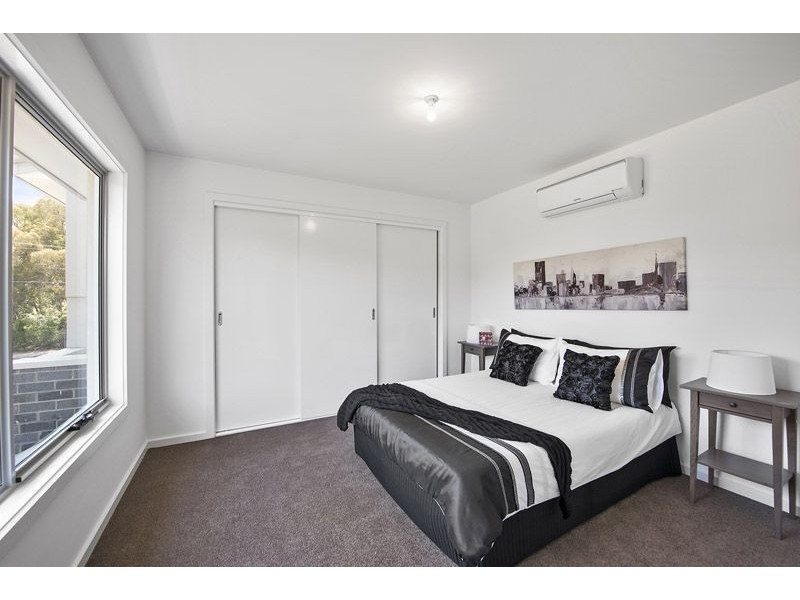 2 & 4/11 Rhodes Parade, Pascoe Vale VIC 3044