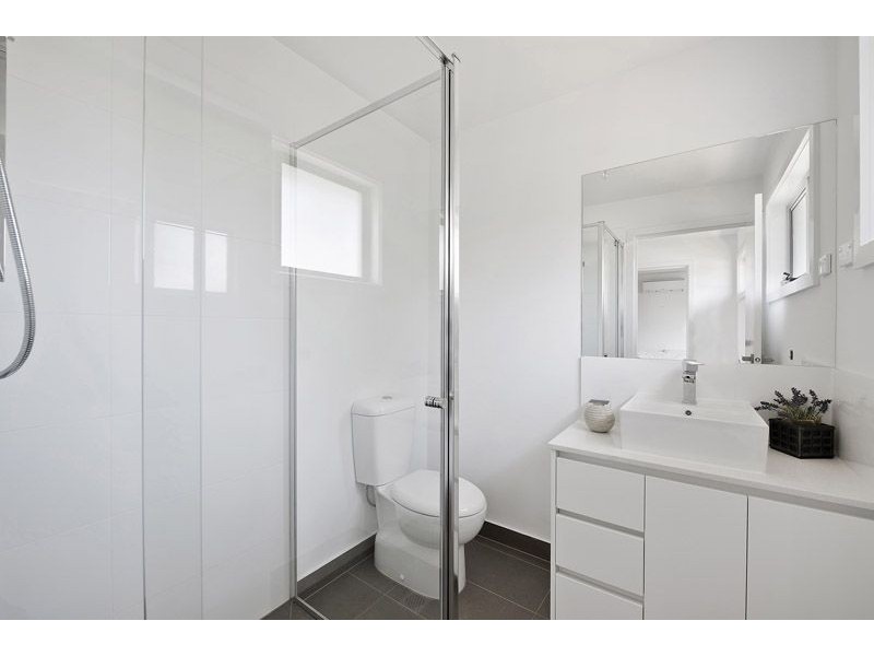 2 & 4/11 Rhodes Parade, Pascoe Vale VIC 3044