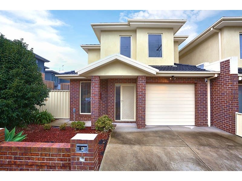 2a Strachan Street, Oak Park VIC 3046