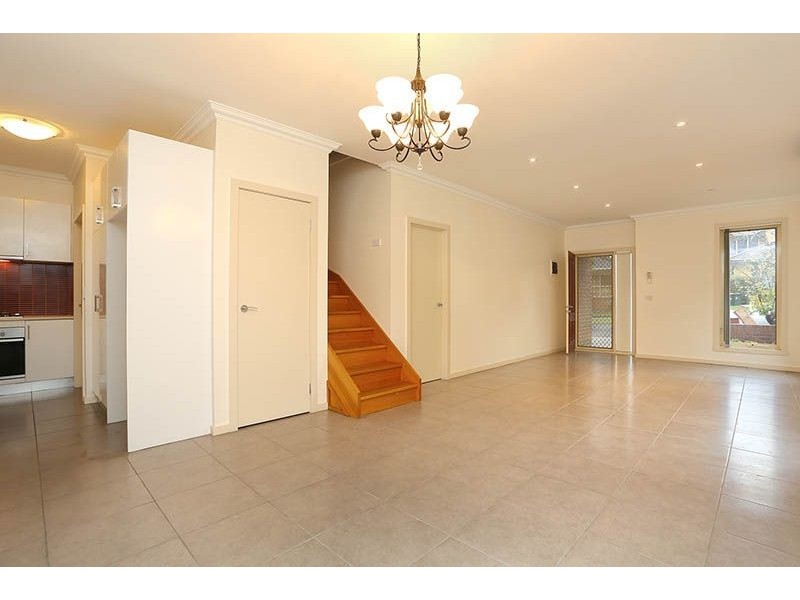 2a Strachan Street, Oak Park VIC 3046