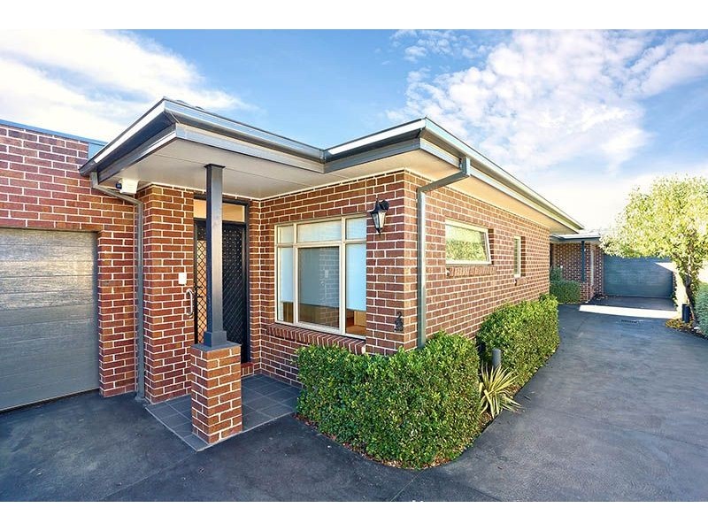 2/16 Leonard Avenue, Glenroy VIC 3046