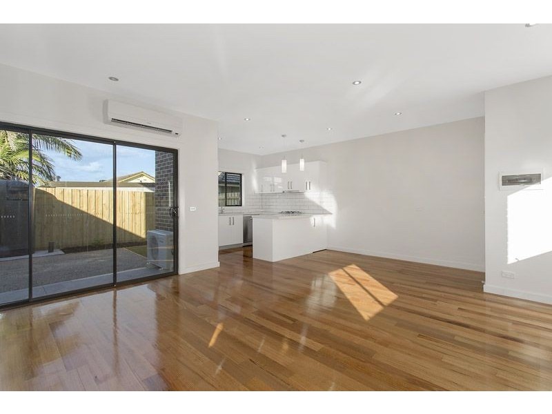 2/90 Daley Street, Glenroy VIC 3046