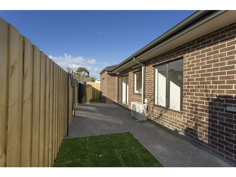 2/90 Daley Street, Glenroy VIC 3046