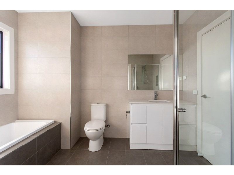 1/90 Daley Street, Glenroy VIC 3046