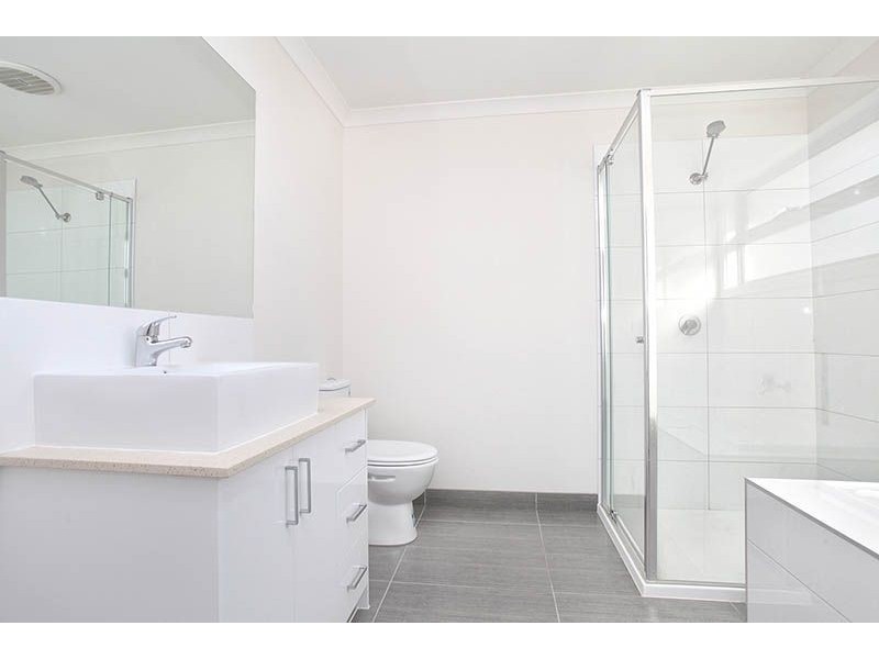 2/68 Glenroy Road, Glenroy VIC 3046