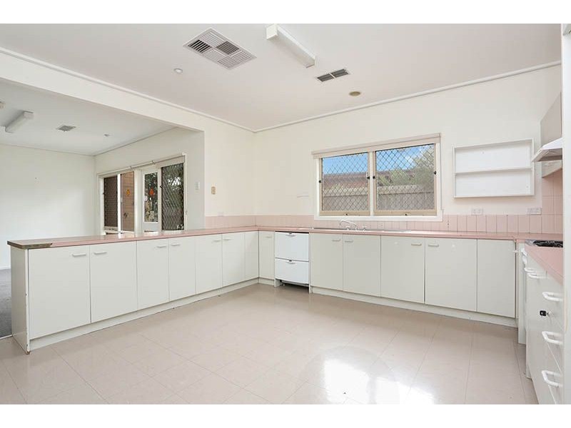 6 – 8 Papworth Place, Meadow Heights VIC 3048