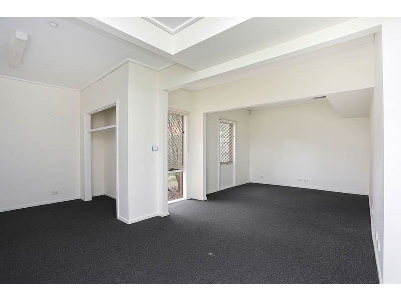 6 – 8 Papworth Place, Meadow Heights VIC 3048