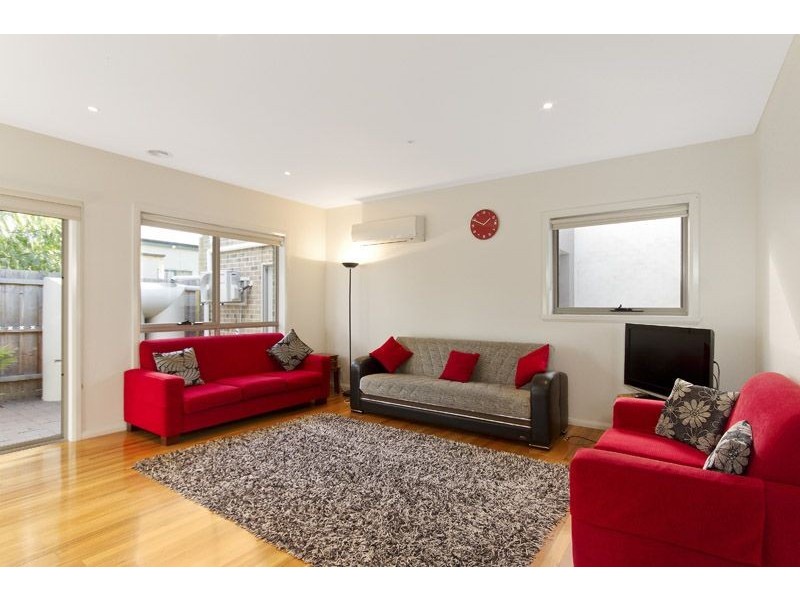 2/3 Churchill Street, Glenroy VIC 3046