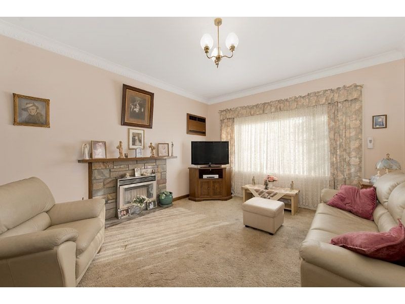 12 Ethel Street, Oak Park VIC 3046