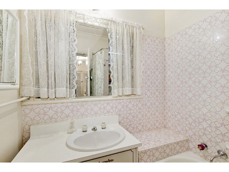 12 Ethel Street, Oak Park VIC 3046