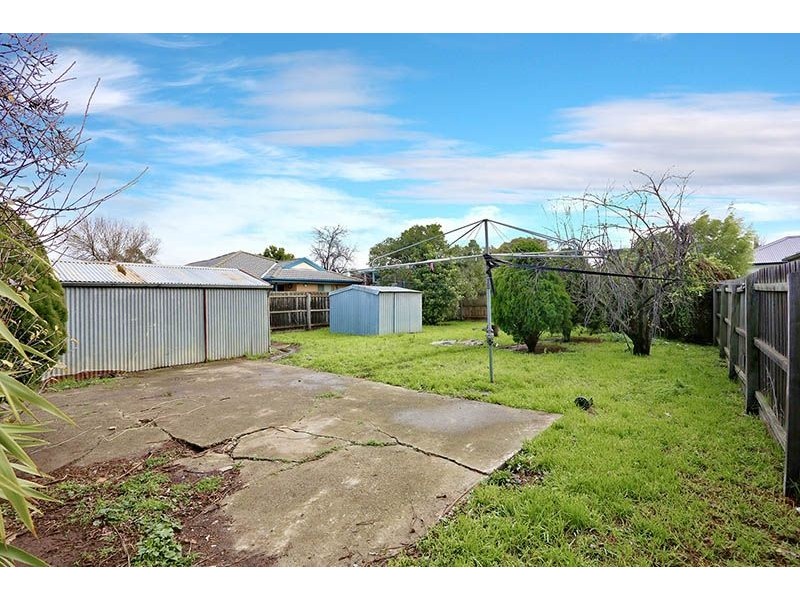 8 Ortolan Avenue, Broadmeadows VIC 3047