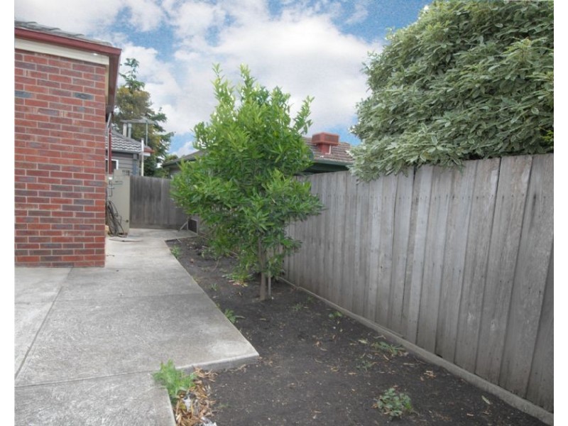 2 Muntz Avenue, Glenroy VIC 3046