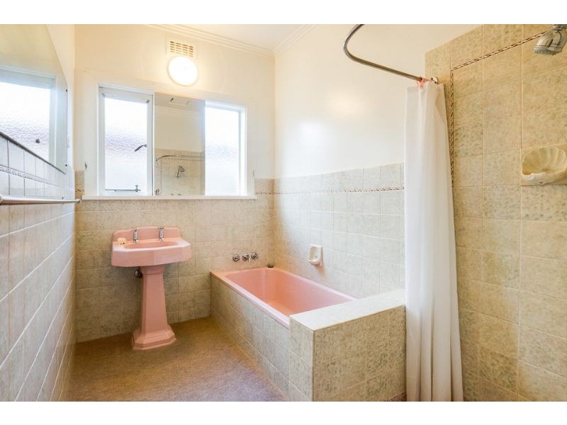 63 Chapman Avenue, Glenroy VIC 3046