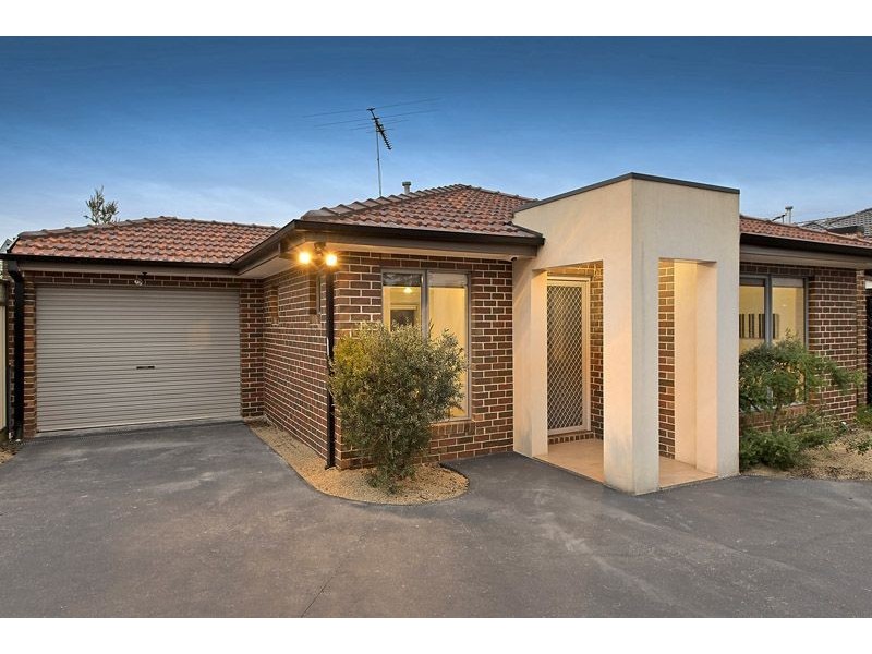 2/33 Gladstone Parade, Glenroy VIC 3046