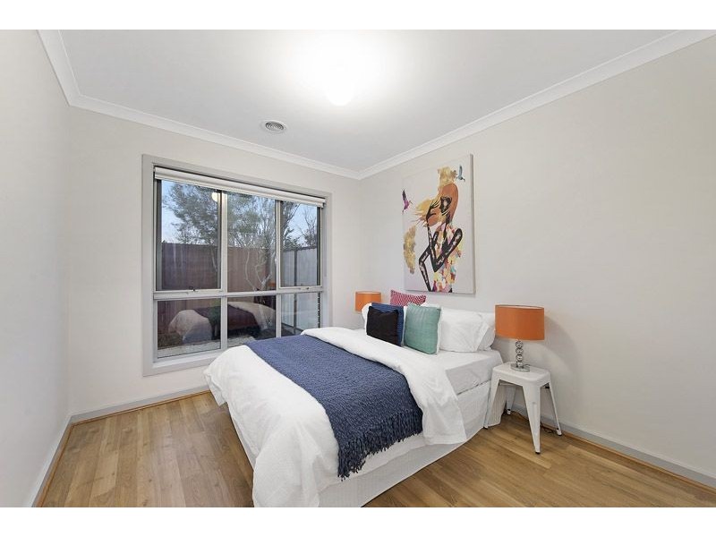 2/33 Gladstone Parade, Glenroy VIC 3046