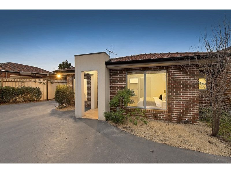 2/33 Gladstone Parade, Glenroy VIC 3046